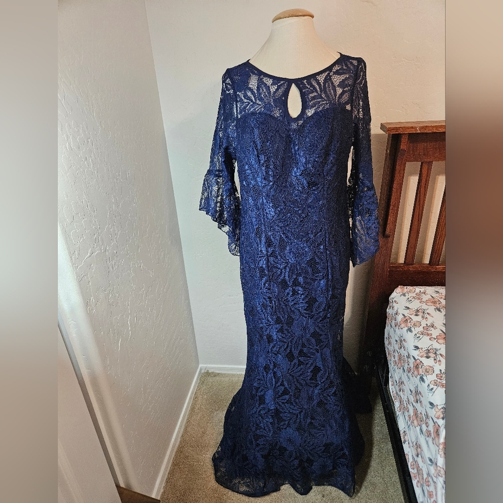 Elegant Navy Lace Dress